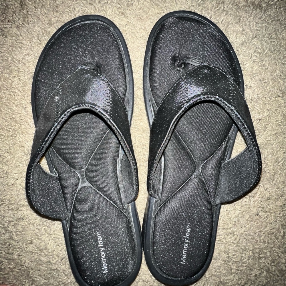 Women's Black Cushioned Sandals - Picture 2 of 5
